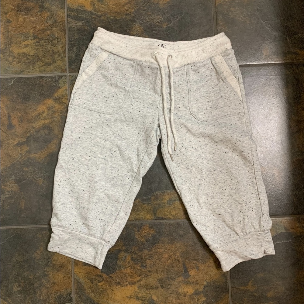 Calvin Klein Below the knee sweatpants. Size S.